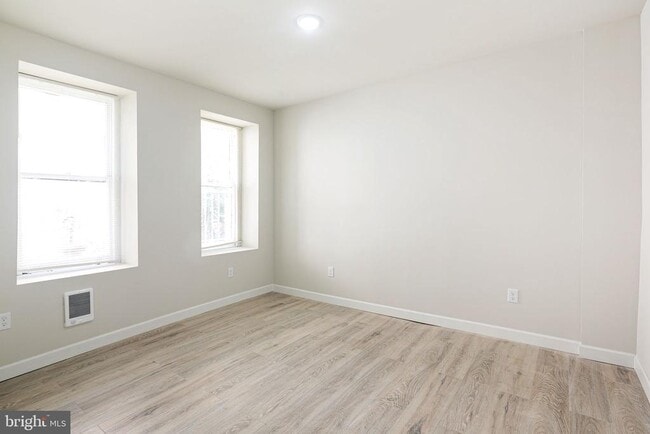 Building Photo - 702 E Chelten Ave