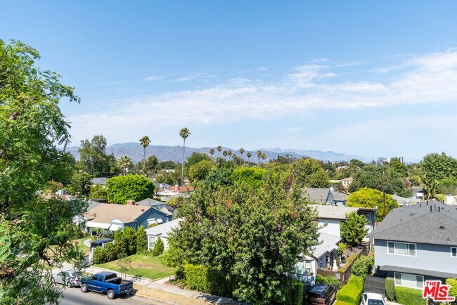 Building Photo - 4429 Tujunga Ave