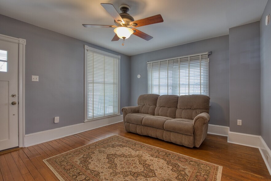 Living Room - 8 Glenwood Ave