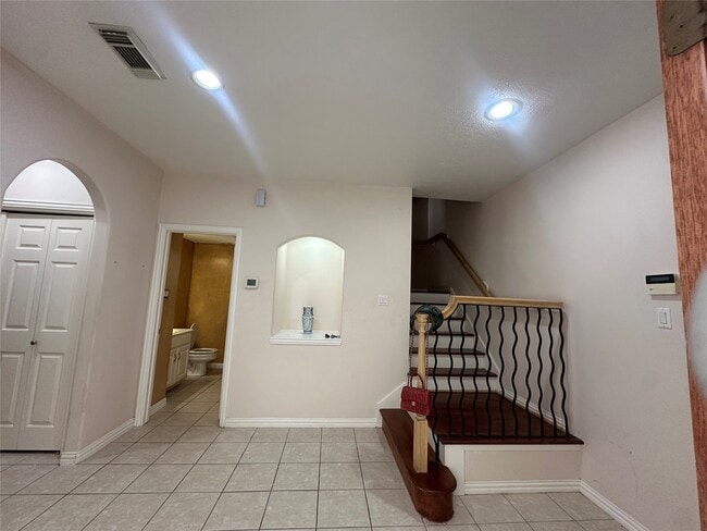 Building Photo - 7131 Harmony Cove