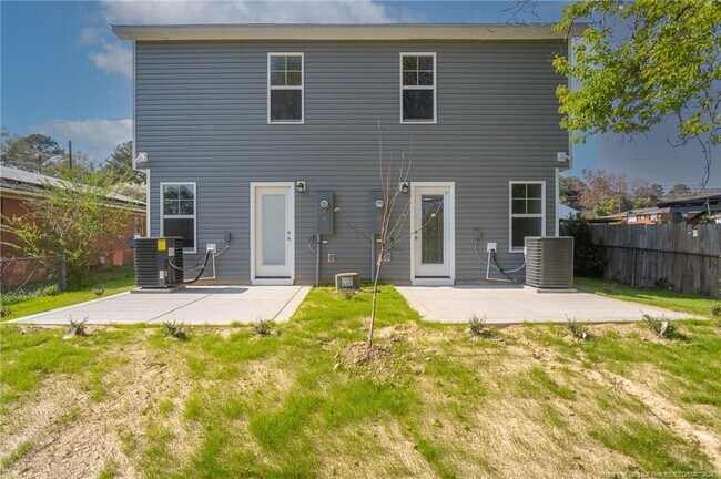 Building Photo - 907 Rochester Dr
