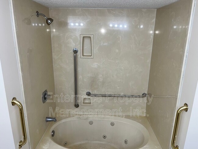 Building Photo - 4155 Tunbridge Pl