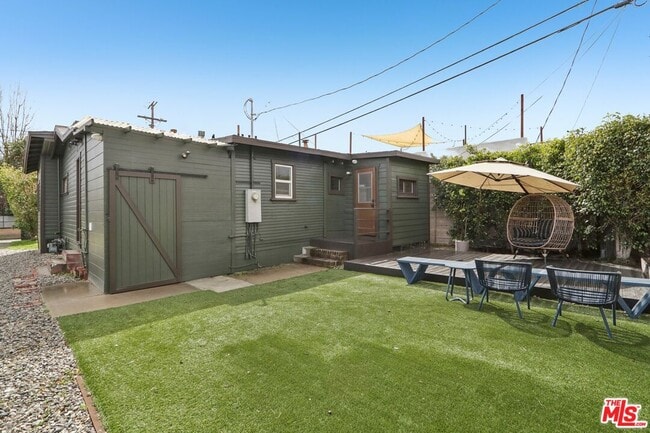 Building Photo - 2747 Denby Ave