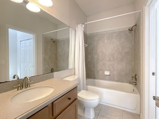 Building Photo - Two-Bedroom Townhome with Bonus Room