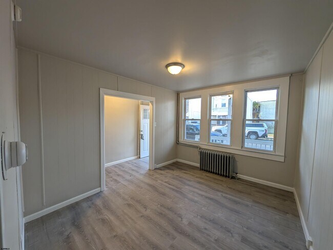 Building Photo - 2002 Grant Ave