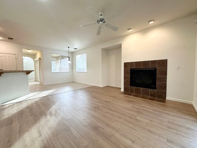 Building Photo - Spacious 3 bedroom 2 bath home in Rancho Cordova!!