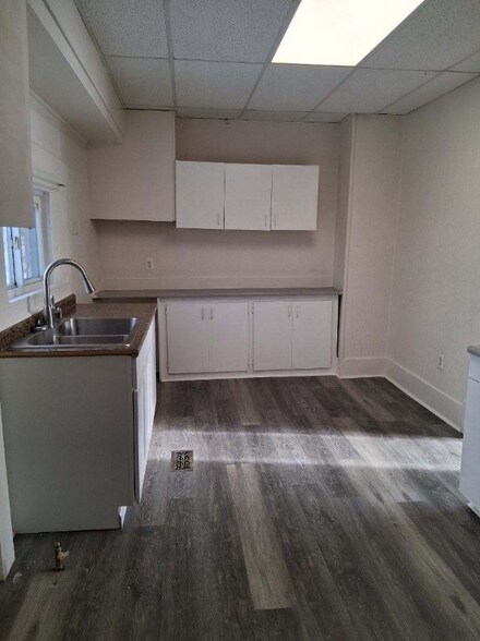 Building Photo - 1710 12th St