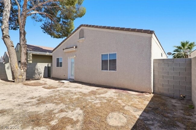 Building Photo - 1708 Dwayne Stedman Ave