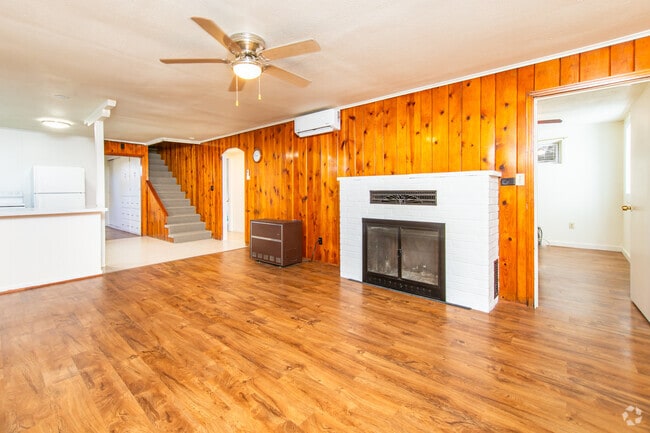 Building Photo - 318 Saint Onge St