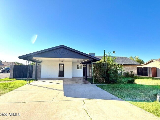 Building Photo - 5601 W Carol Ave
