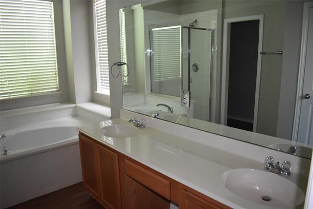 Building Photo - 5804 Mariposa Dr