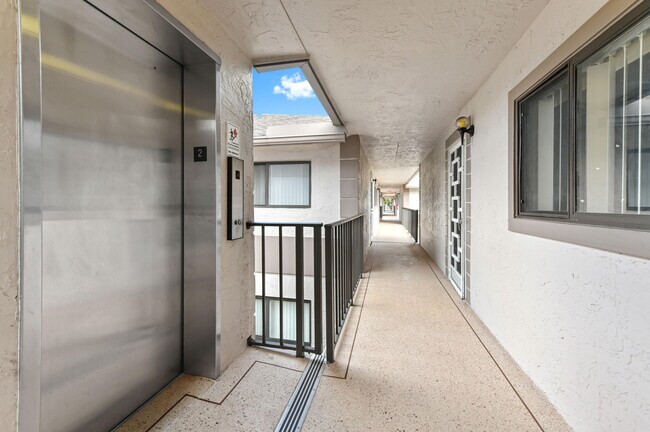 Building Photo - 15144 Ashland St