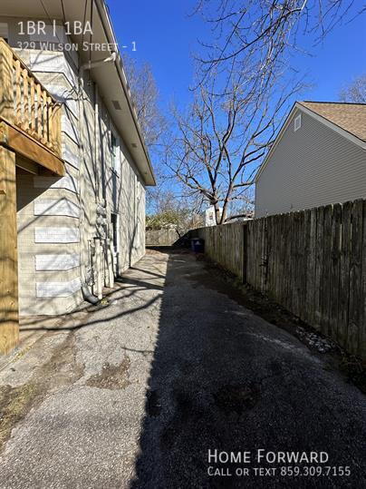 Building Photo - 329 Wilson St