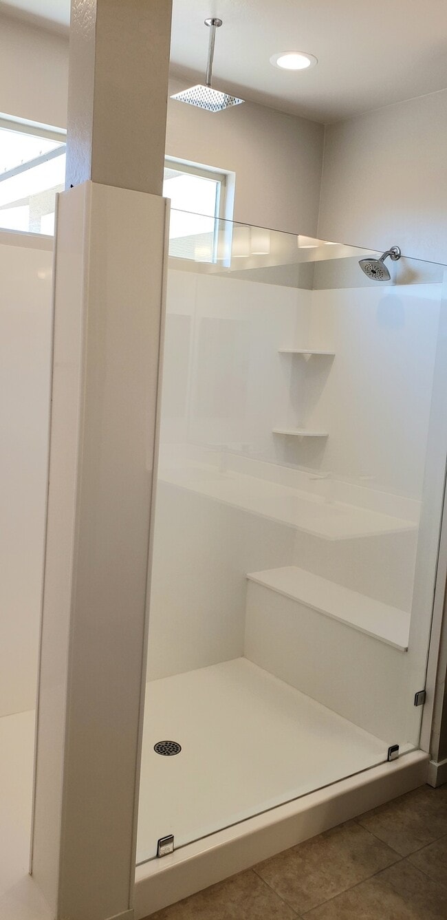 Building Photo - NEW Costa Verde upgraded home in Mountain View Ranch