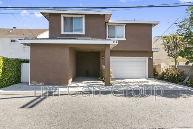 Building Photo - 225 Cabrillo St