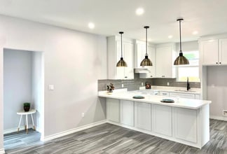 Building Photo - 1006 Escondido Ln