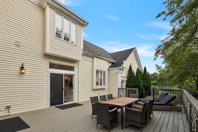 Building Photo - 321 Museum Village Rd