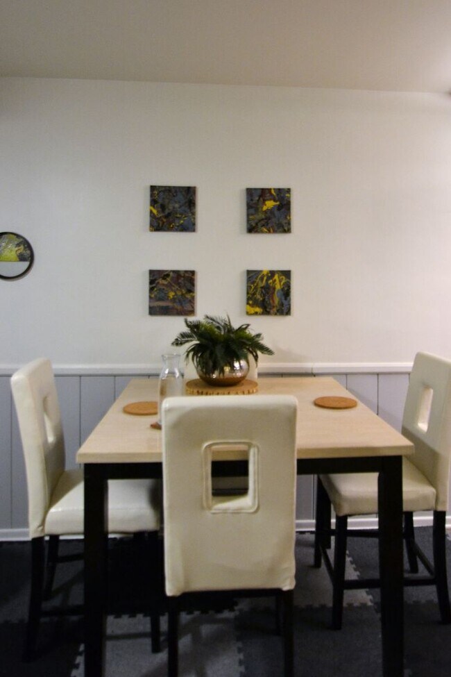 Building Photo - 12423 Chandler Blvd