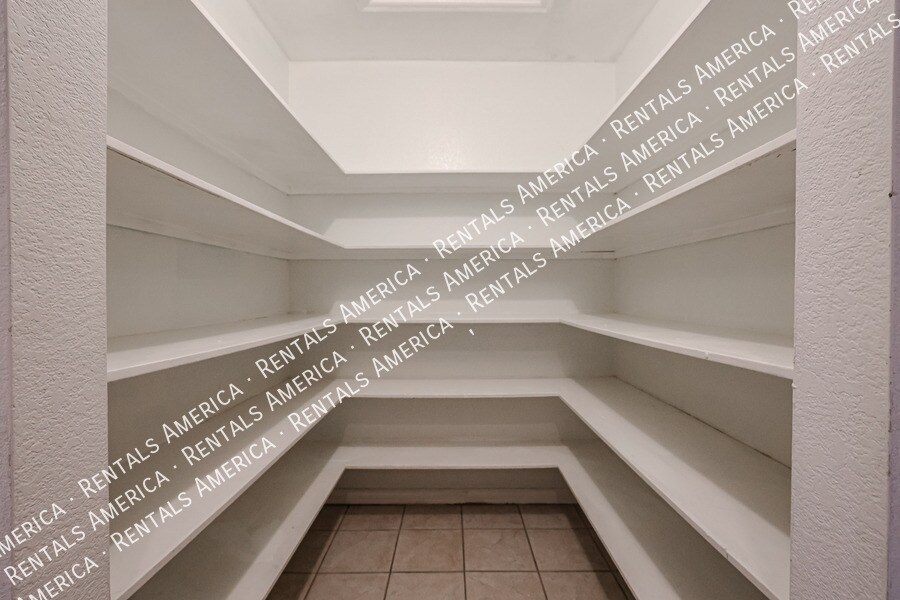 Building Photo - 8342 W Orchid Ln