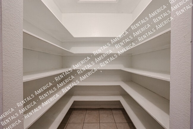 Building Photo - 8342 W Orchid Ln