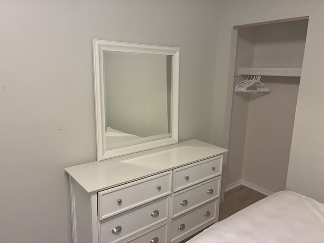 Building Photo - 2285 E Carriage Hill Dr