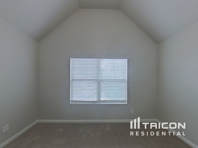 Building Photo - 64 Ledford Way