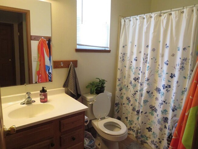 Building Photo - 709 Hudson St