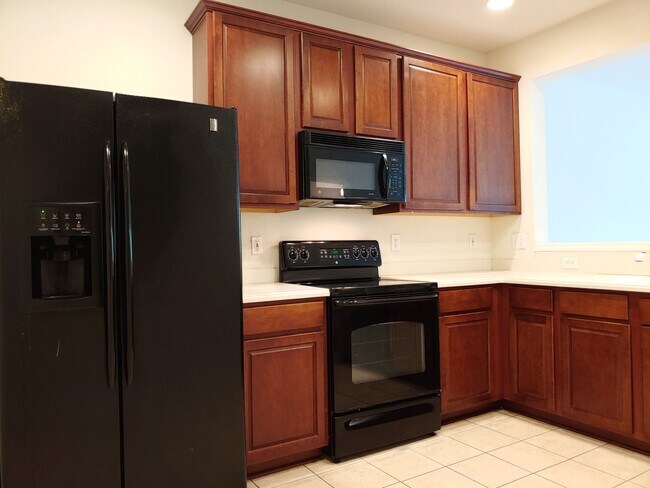 Building Photo - Wolf Creek Townhome