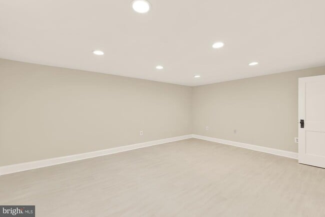 Building Photo - 4809 Wellington Dr