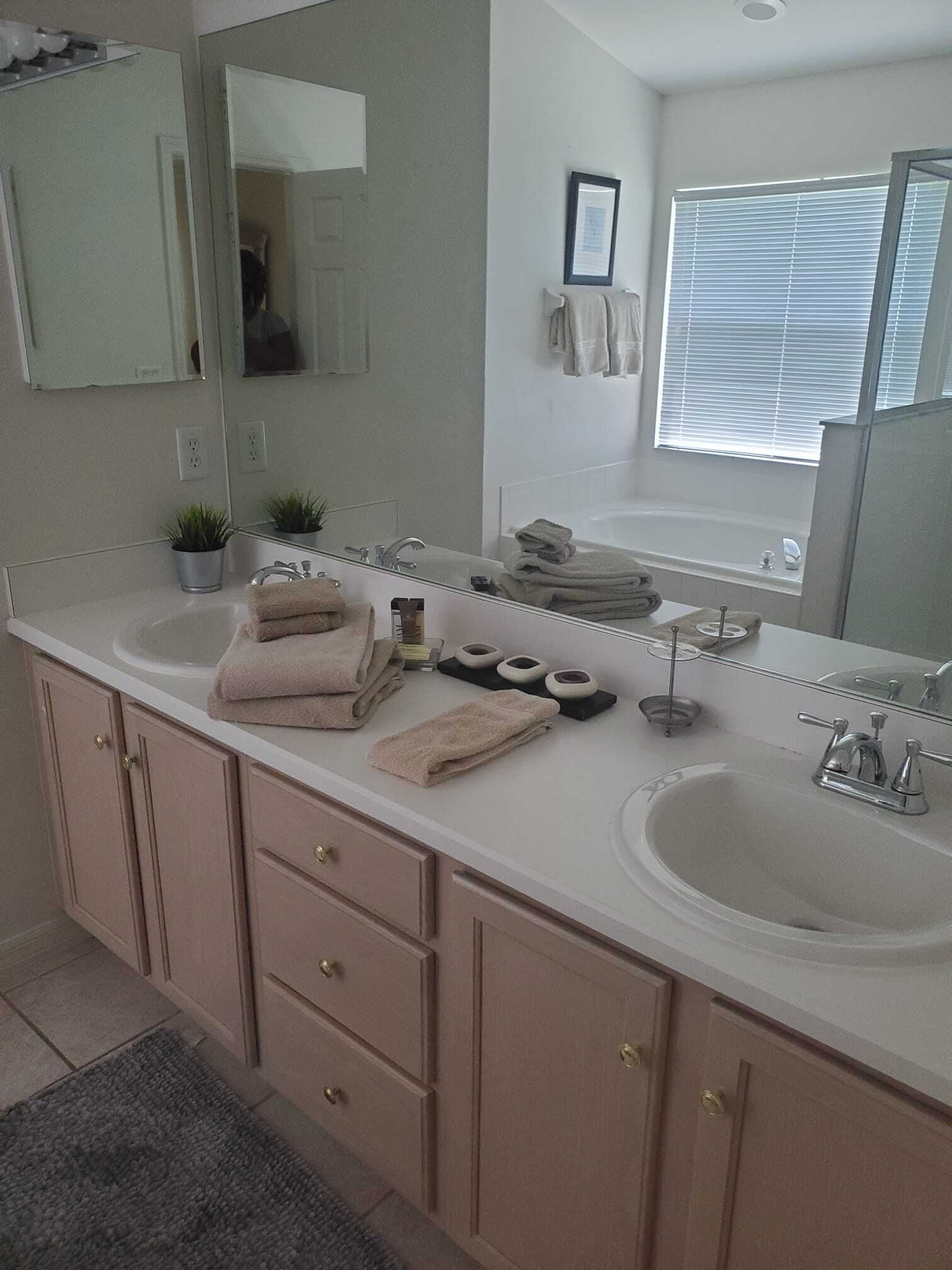 1st master bath - 2651 Oneida Loop