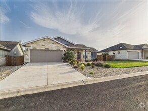 Building Photo - 3-Bed, 2-Bath Home in Fredericksburg – You...