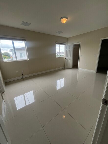 Building Photo - 8850 NW 36th St