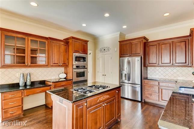 Building Photo - 5 br, 4 bath House - 1073 Lakebend Drive