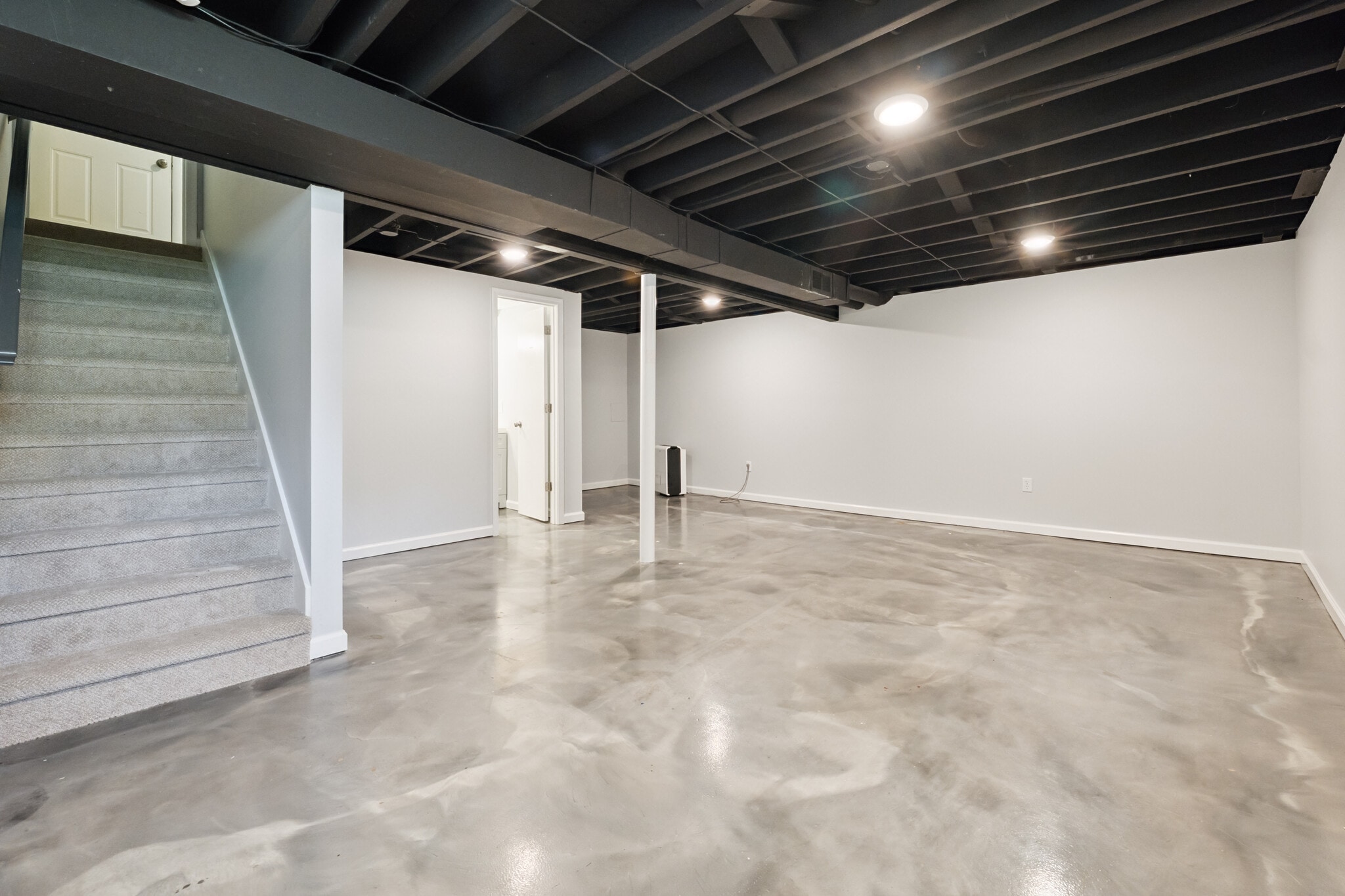 Building Photo - 2301 W 73rd St