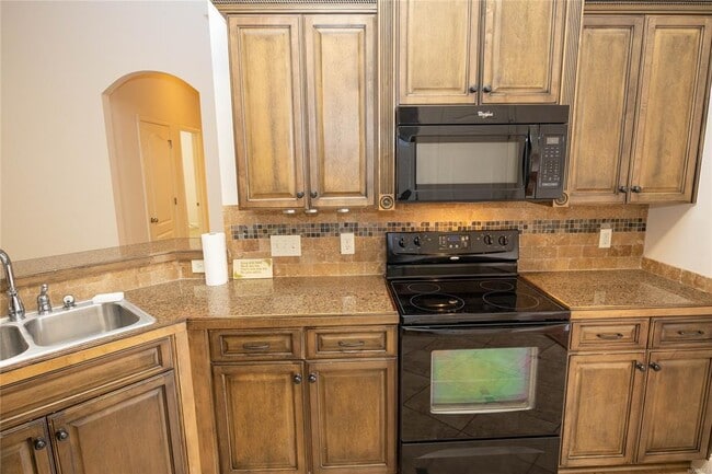 Building Photo - 106 Sweet Meadow Ct
