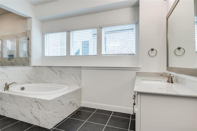 Building Photo - 513 Montrose Dr