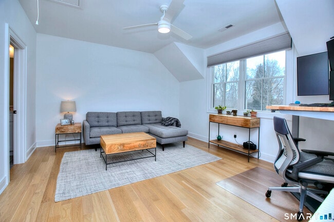 Building Photo - 32 Ridge Rd