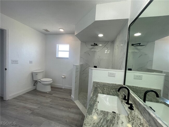 Building Photo - 2446 SW Embers Terrace