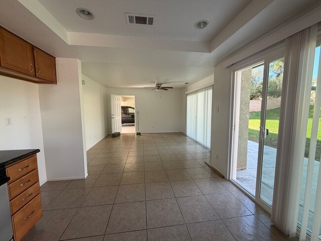 Building Photo - Move-in Ready New Paint & New Carpet 3 bed 2.5 bath La Sierra Home