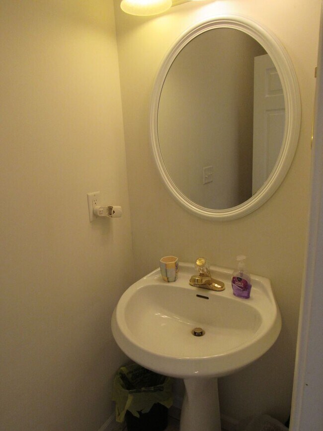 Building Photo - Osage Beach house for rent