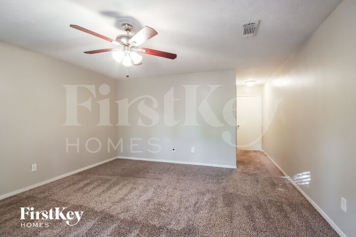 Building Photo - 4014 Cedar Forest Dr