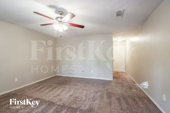 Building Photo - 4014 Cedar Forest Dr