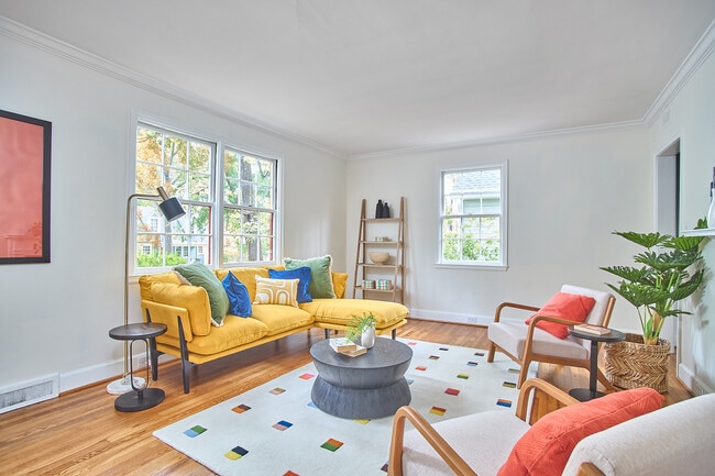 Building Photo - 2020 Pershing St