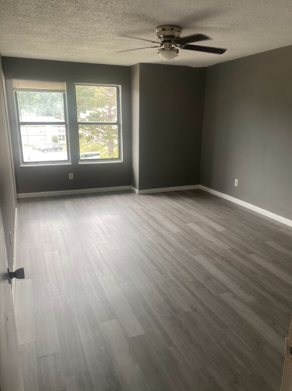 Master Bed Room - 216 Northport Hills Dr