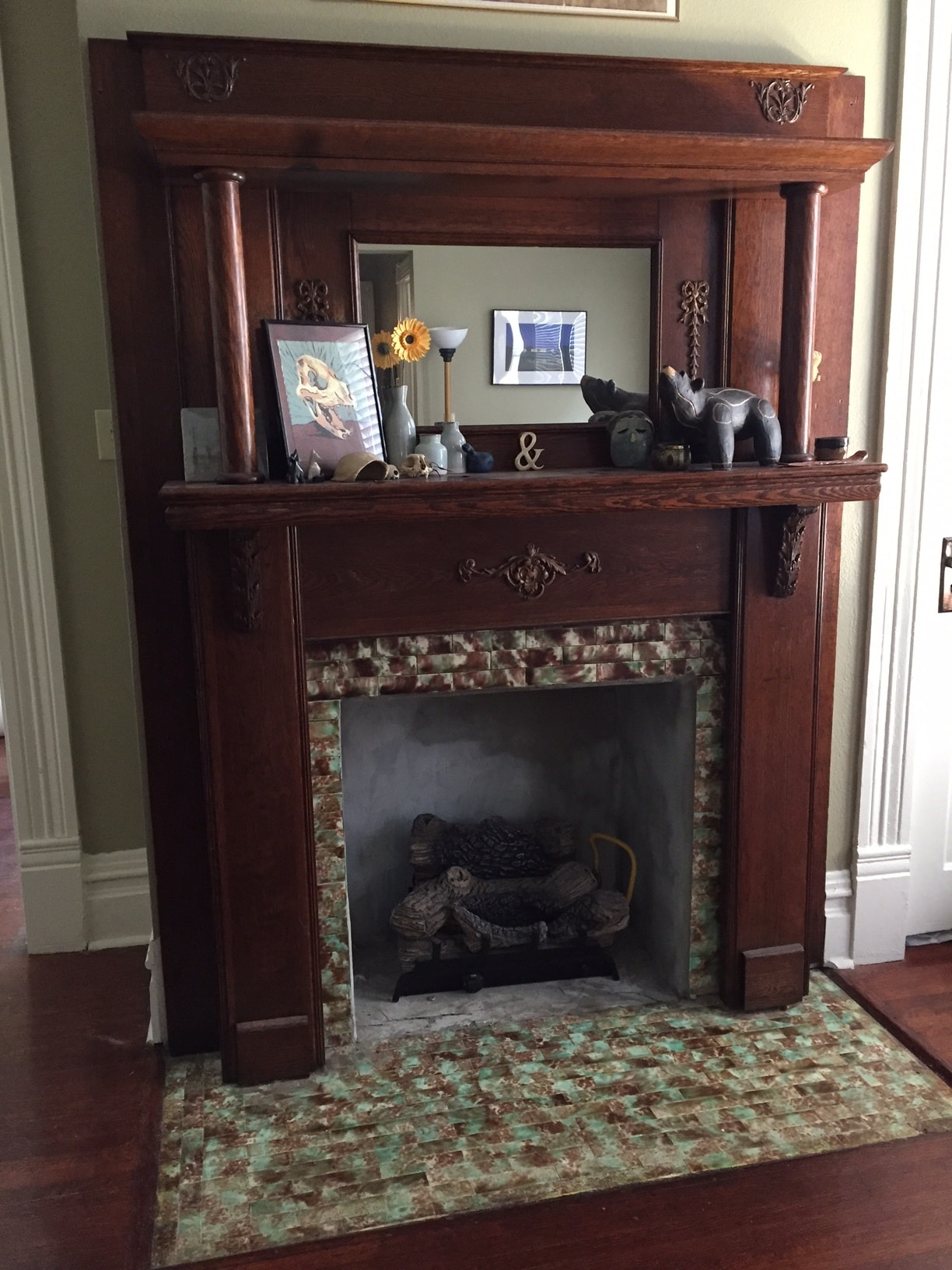Gas fireplace 2 - 916 Scott St
