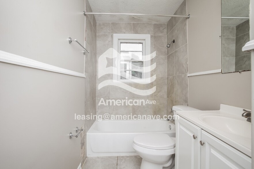 Building Photo - 2325 Boulevard Rd