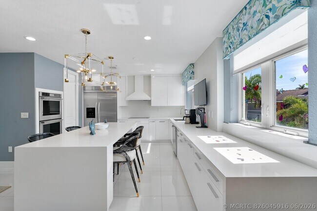 Building Photo - 57 Isle of Venice Dr