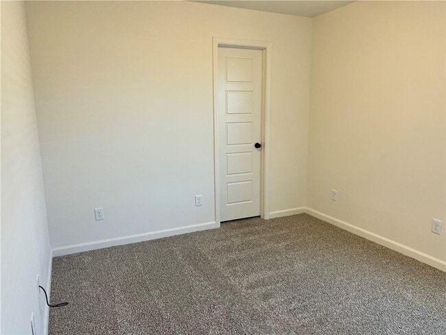 Building Photo - 820 S Parrot Ln