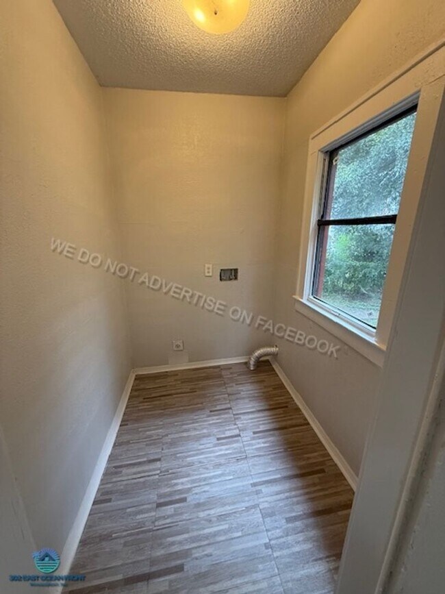 Building Photo - 123 W 23rd St