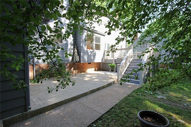 Building Photo - 2207 Birnam Woods Ct